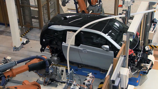 Сборка электромобиля BMW i3
