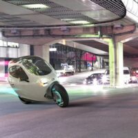 C1 от Lit Motors. Электрический полуавтомобиль, полумотоцикл.