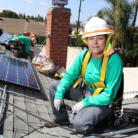 На крыше (интервью с Рочио Фариас — работницей SolarCity)